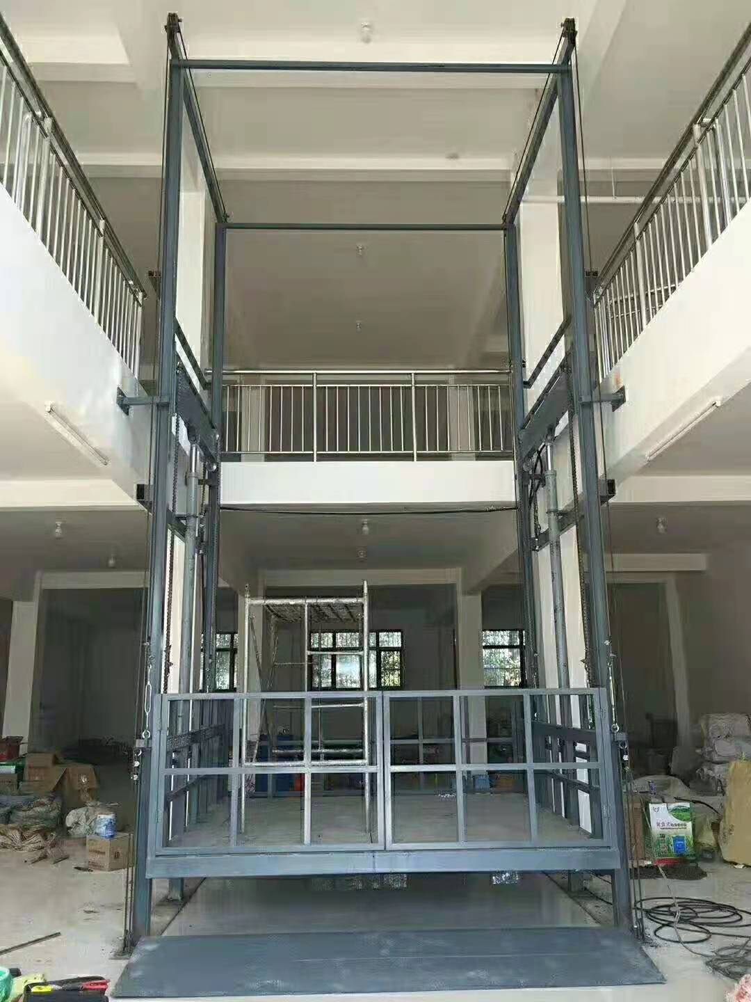 室外简易货梯图片 简易货梯